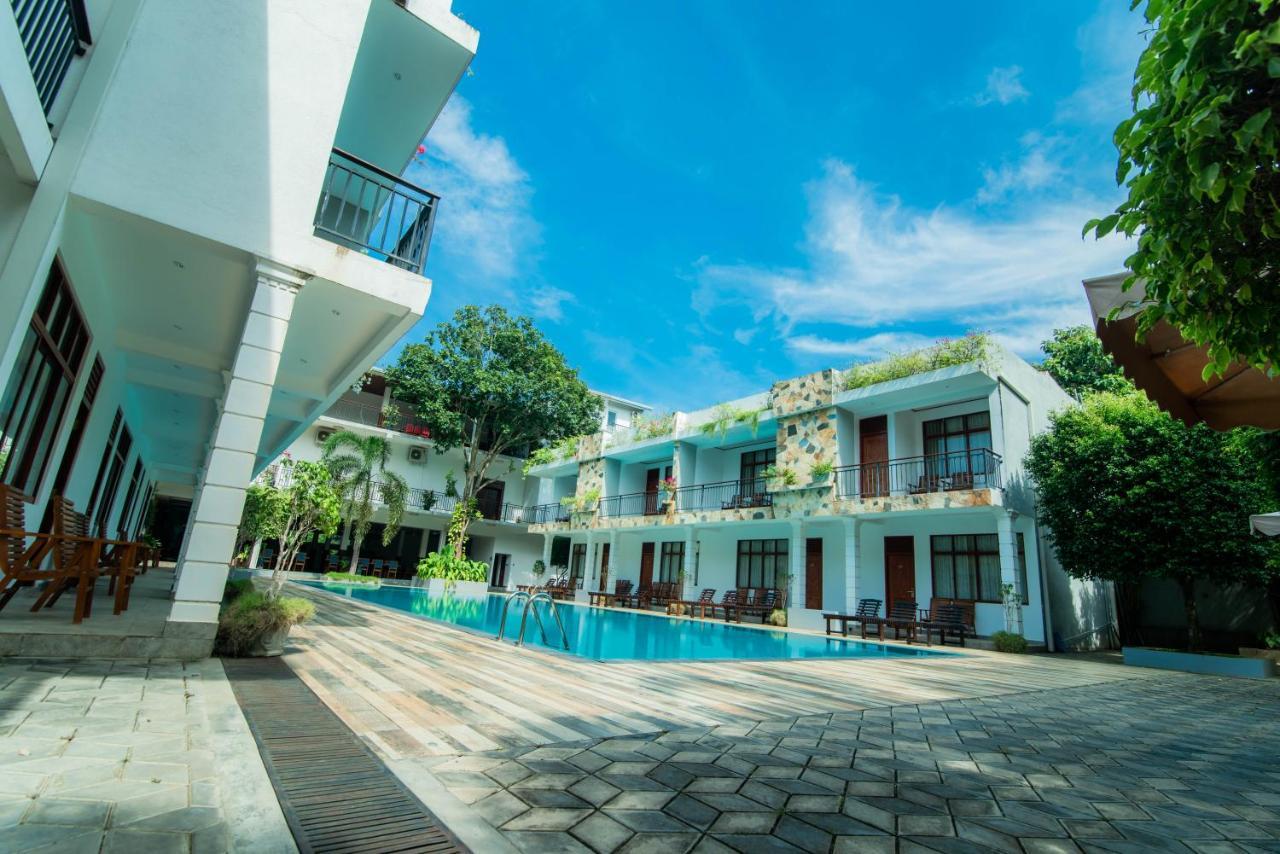 Royal Reach Udawalawe Hotel Exterior photo